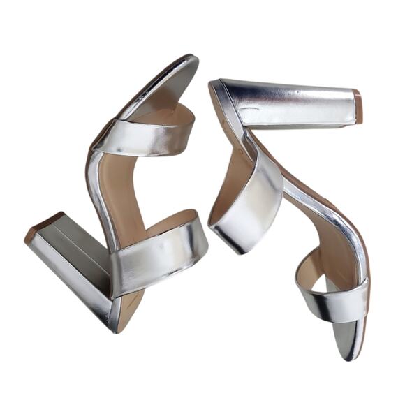 NIB Lulu's | Marlowe Silver Metallic High Heel Sandals Chunky Heel - Picture 5 of 11